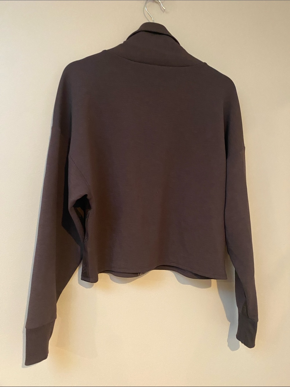Rhone DreamGlow Mock Neck cropped Sweater chocolate brown size medium - Picture 4 of 6